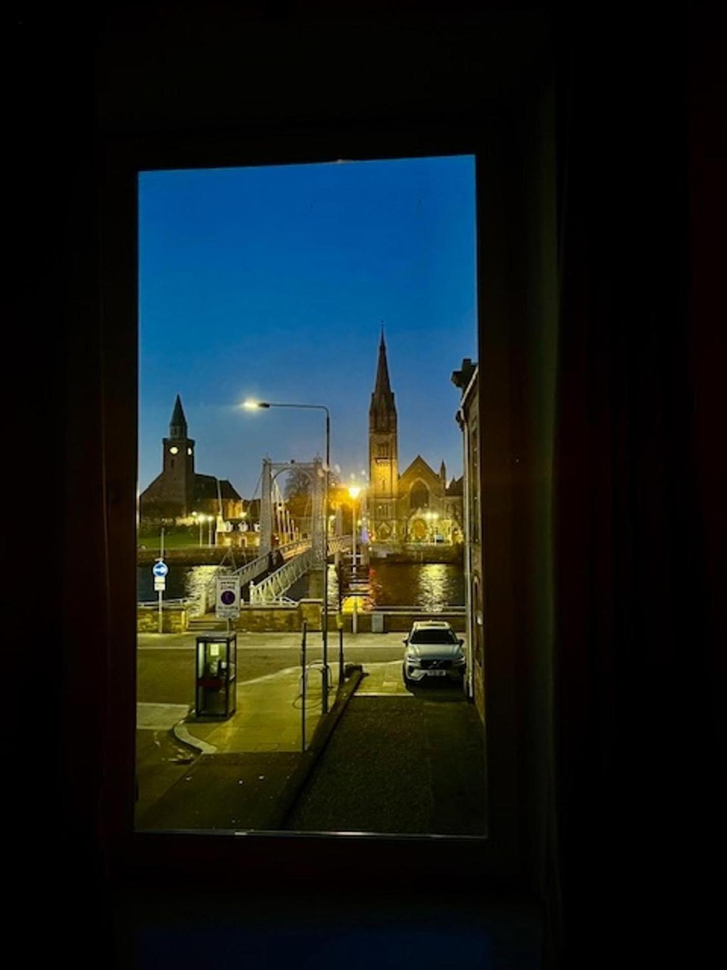 Stunning Spacious Apartment On River Ness Inverness Exteriör bild