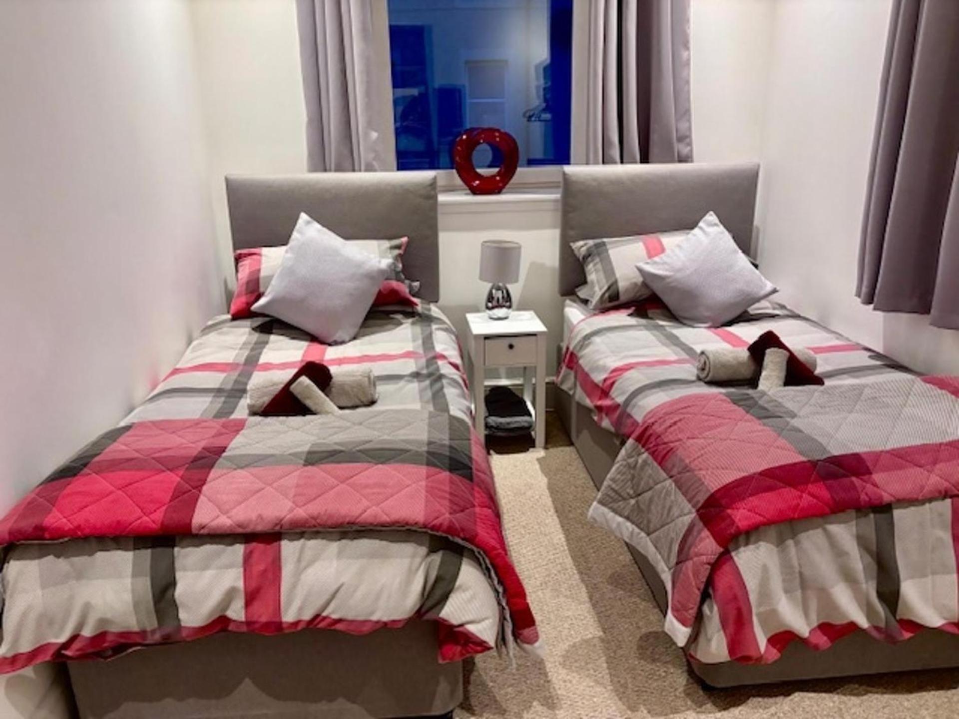 Stunning Spacious Apartment On River Ness Inverness Exteriör bild