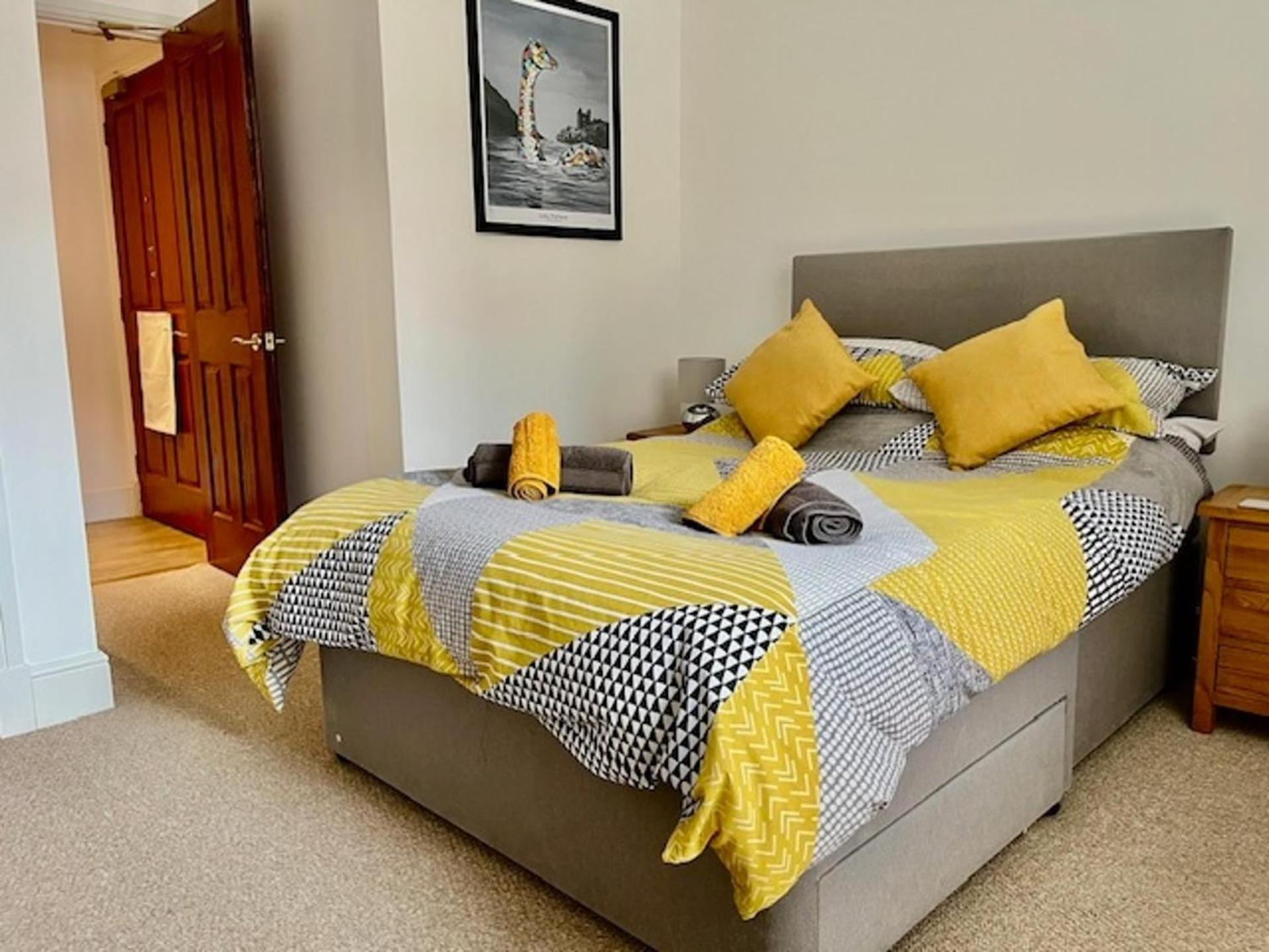 Stunning Spacious Apartment On River Ness Inverness Exteriör bild